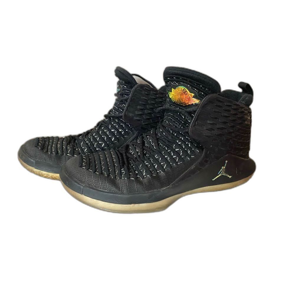 NIKE Air Jordans “Black Cat” 32 XXXII Black Basketball sneakers Youth sz 6 EUC